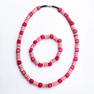WOOD NECKLACE AND BRACELET SET