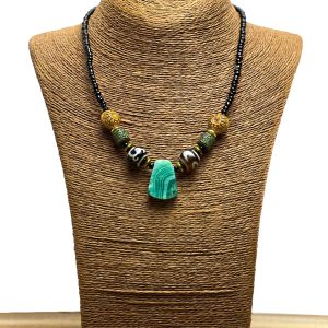 CRYSTAL PENDANT NECKLACE