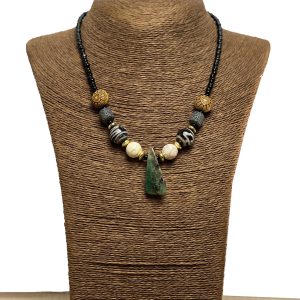 CRYSTAL PENDANT NECKLACE